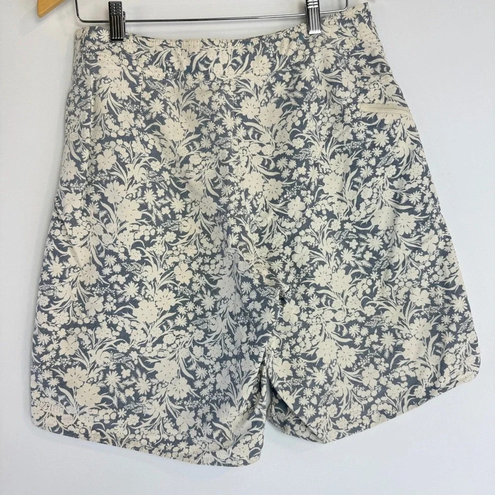 Patagonia Wavefarer Board Shorts Men 31 Blue Floral Print 86772S8 Nylon